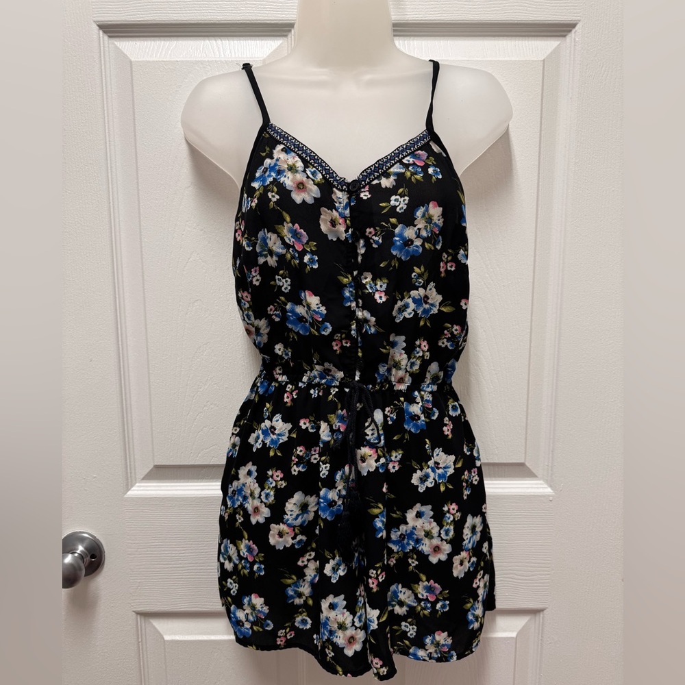 Xhilaration Floral  - Black and Blue